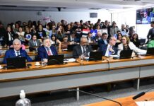 Piso Salarial do cirurgião-dentista avança no Senado Federal