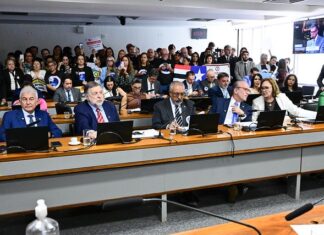 Piso Salarial do cirurgião-dentista avança no Senado Federal